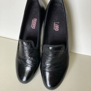 Munro Like New Black Crinkle Patent Shoe